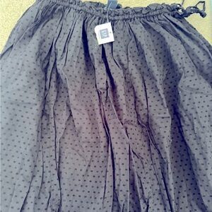 Black knee length flowy Gap skirt
